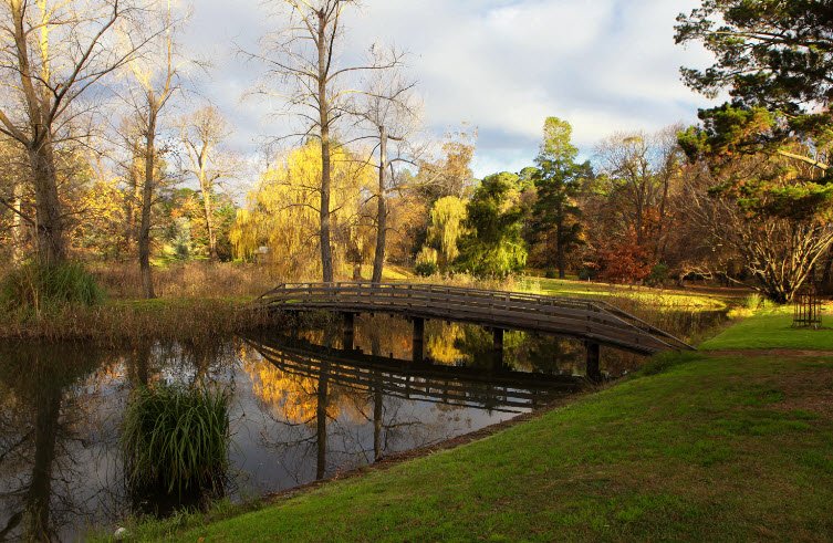 Malmsbury Botanic Garden and Lake, Australia